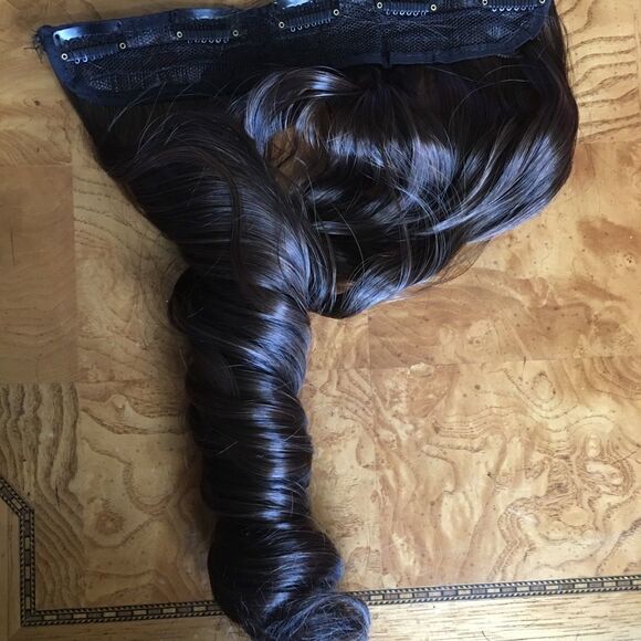 ? - SMOOTH CURLED Hair Clip In main image 7